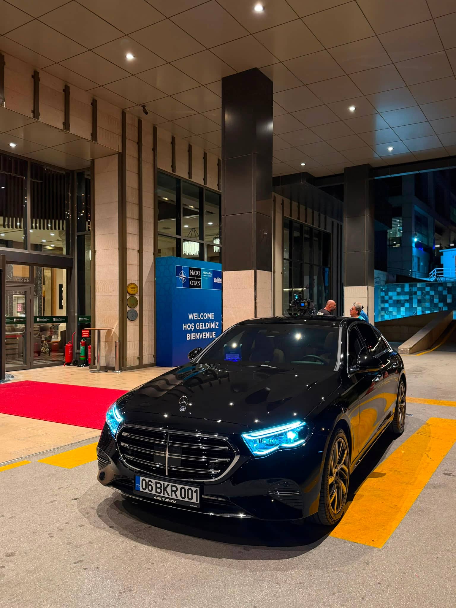 Mercedes-Benz 2025