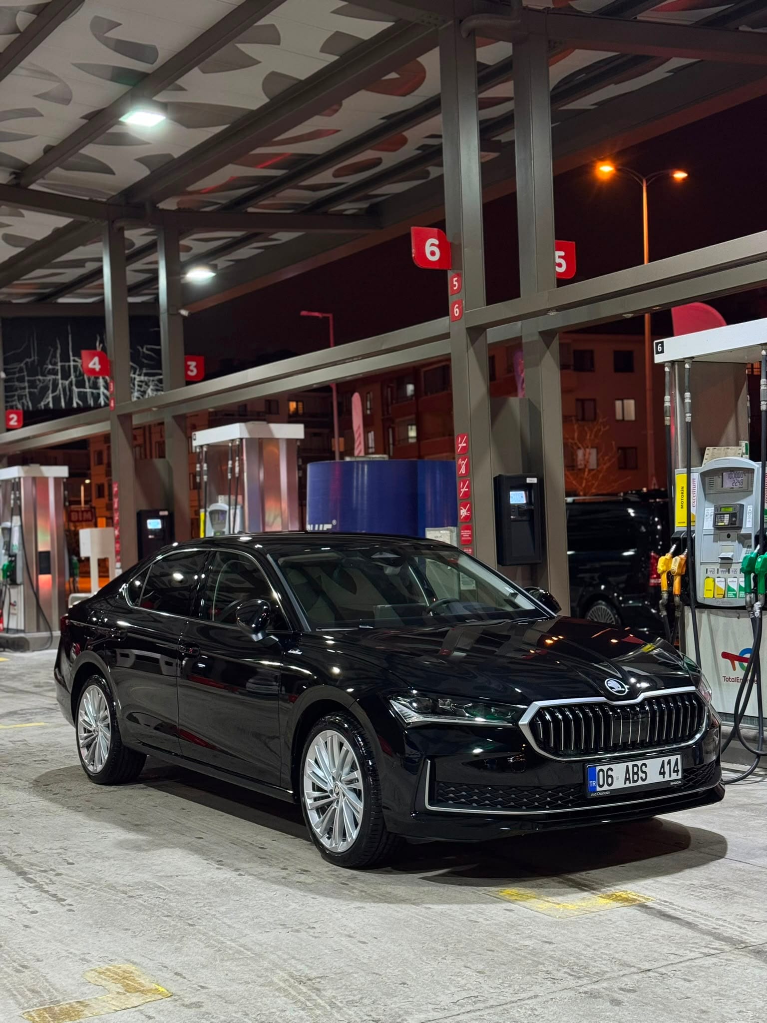 SKODA SUPERB 2025 SUPERB L&K VIP