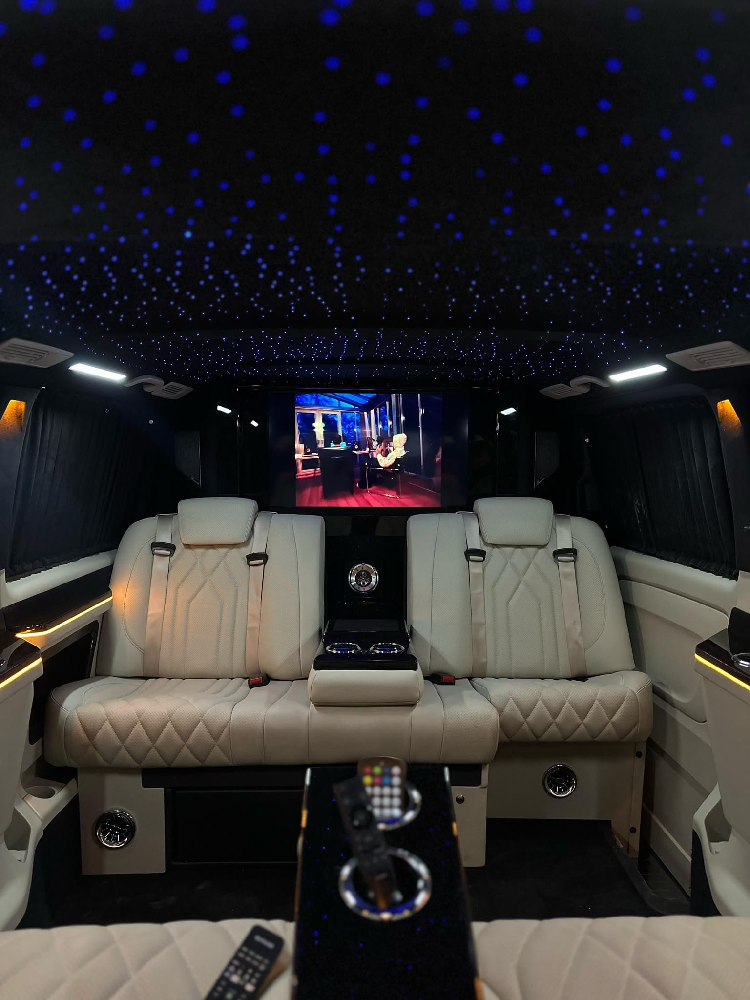 MERCEDES-BENZ VIP MAYBACH MERCEDES BENZ MAYBACH VIP